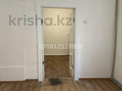 Часть дома · 2 комнаты · 30 м² · 0.8 сот., мкр Таугуль-3 5/2 — Рыскульбекова 5/2 за 26 млн ₸ в Алматы, Ауэзовский р-н