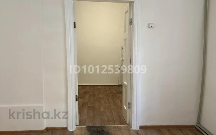 Часть дома · 2 комнаты · 30 м² · 0.8 сот., мкр Таугуль-3 5/2 — Рыскульбекова 5/2 за 26 млн ₸ в Алматы, Ауэзовский р-н — фото 2