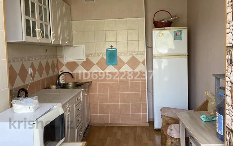 3-комнатная квартира · 72 м² · 2/5 этаж, 14-й мкр 5 за 23 млн ₸ в Актау — фото 2