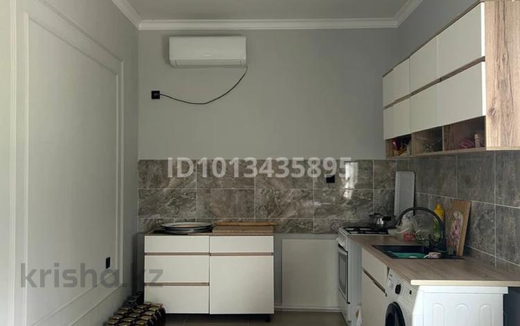 Отдельный дом · 3 комнаты · 150 м² · 7.5 сот., мкр Зарослый, Рыбник 53 за 25 млн ₸ в Атырау — фото 2