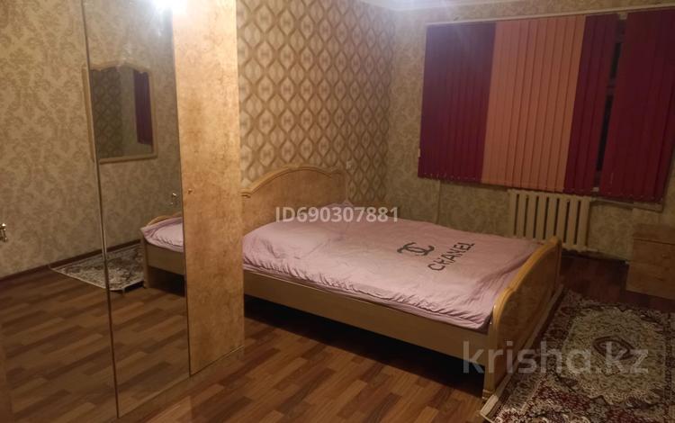 3-бөлмелі пәтер · 60 м² · 1/5 қабат, Айтбаева 33, бағасы: 130 000 ₸ в  — фото 2