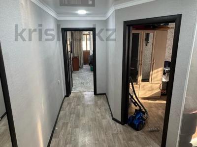 3-комнатная квартира · 54 м² · 2/5 этаж, КАРМЕНОВА — ЦЕМПОСЕЛОК за 20 млн 〒 в Семее