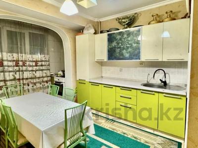 3-комнатная квартира · 79.5 м² · 2/9 этаж, мкр Аксай-3Б 32 за 39.5 млн 〒 в Алматы, Ауэзовский р-н