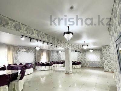 Дом · 4 комнаты · 1300 м², Акжарская 15 — Школа за 70 000 〒 в Актобе, жилой массив Кирпичный