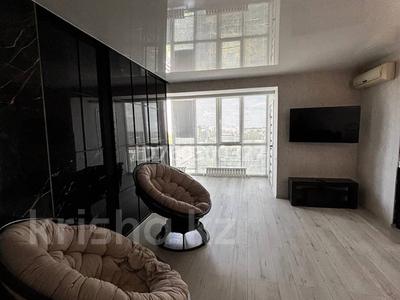 3-комнатная квартира · 80 м² · 9/9 этаж, Курмангазы 154 — Магазин ,,Школьник,, кафе ,,Балтика,,,СШ 7,… за 300 000 ₸ в Уральске, мкр Школьник