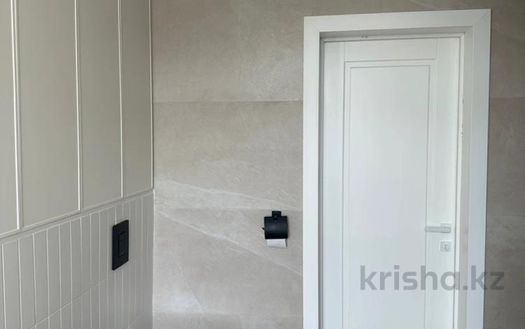 4-комнатная квартира · 235 м² · 4/9 этаж, Желтоксан 1 за 1 млн 〒 в Астане, Сарыарка р-н — фото 2