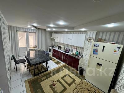 2-комнатная квартира · 90 м² · 10/10 этаж, мкр. Алтын орда, пр. Алии Молдагуловой за 25.5 млн ₸ в Актобе