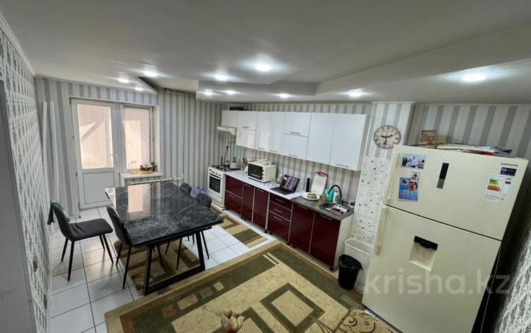 2-комнатная квартира · 90 м² · 10/10 этаж, мкр. Алтын орда, пр. Алии Молдагуловой за 25.5 млн ₸ в Актобе — фото 2