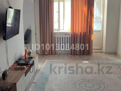 2-комнатная квартира · 50 м² · 5/5 этаж, Сулейменова — Срочно квартира сатылады в районе жд вокзала,центр города,дом Маки Маки. за 9 млн ₸ в 