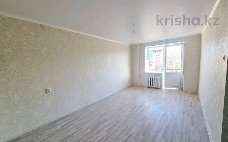 1-комнатная квартира, 32 м², 3/4 этаж, Назарбаева за 9.4 млн 〒 в Талдыкоргане, мкр Жетысу — фото 2