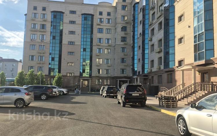 3-бөлмелі пәтер · 110 м² · 6/8 қабат, Кадыра Мырза Али 16, бағасы: 77 млн ₸ в Уральске — фото 2