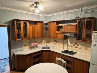 4-комнатная квартира · 90 м² · 4/9 этаж, мкр Аксай-1 3 — Саина-Толе би за 400 000 ₸ в Алматы, Ауэзовский р-н