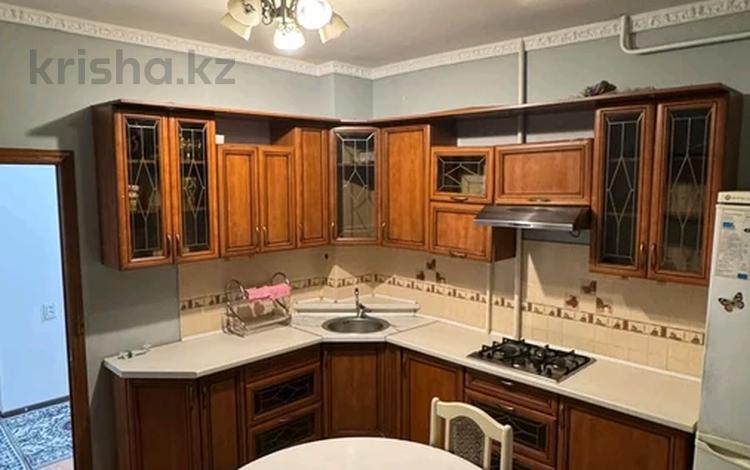 4-комнатная квартира · 90 м² · 4/9 этаж, мкр Аксай-1 3 — Саина-Толе би за 400 000 ₸ в Алматы, Ауэзовский р-н — фото 2