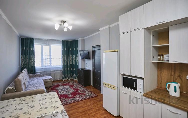 2-комнатная квартира, 51 м², 17/25 этаж, Тараз 2