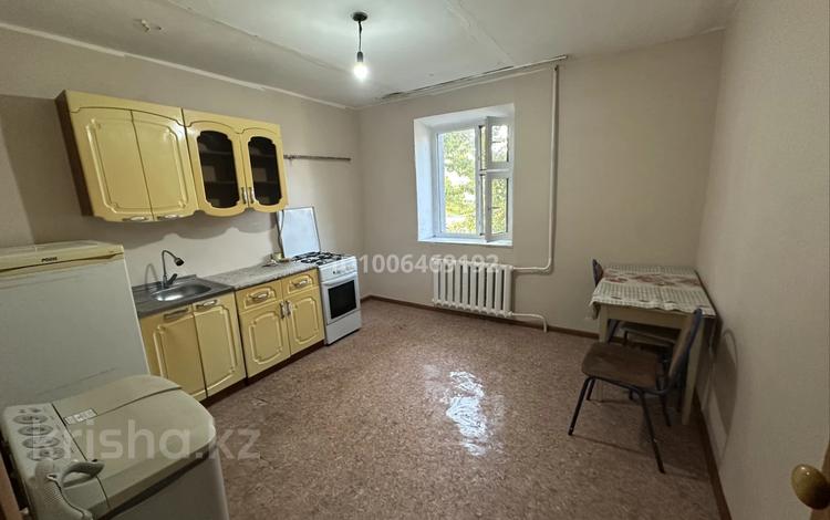 1-комнатная квартира · 43 м² · 2/9 этаж, Абая 102 за 85 000 ₸ в Уральске — фото 14