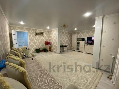 5-бөлмелі пәтер · 103 м² · 1/6 қабат, Камзина 28, бағасы: 27.5 млн ₸ в Аксу