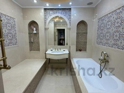 5-бөлмелі пәтер · 220 м² · 1/2 қабат, мкр Горный Гигант, Жамакаева 256а, бағасы: 370 млн 〒 в Алматы, Медеуский р-н