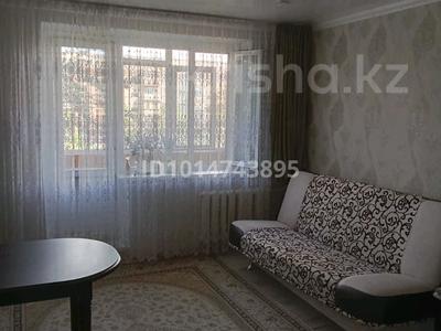 3-бөлмелі пәтер · 60 м² · 3/5 қабат, Камзина 24 — Находится возле ресторан классик, бағасы: 25 млн ₸ в Аксу