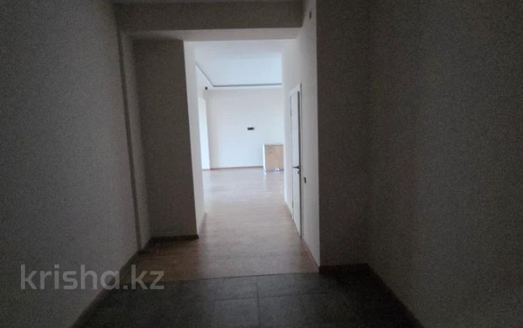 2-бөлмелі пәтер · 96 м² · 6/10 қабат, Кабанбай Батыра 15, бағасы: 300 000 ₸ в Алматы, Медеуский р-н — фото 2