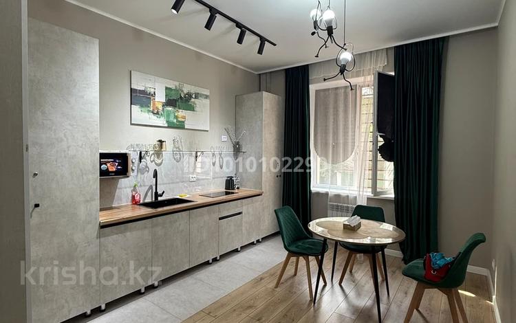 1-комнатная квартира · 50 м² · 3/6 этаж, Айбергенова 2 — Аскарова за 20 000 ₸ в Шымкенте, Аль-Фарабийский р-н — фото 2
