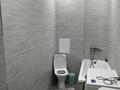 1-комнатная квартира · 60 м² · 2/5 этаж, Шернияза 63 — Стадион дюсш-2 за 10 000 〒 в Актобе, мкр. Курмыш — фото 7