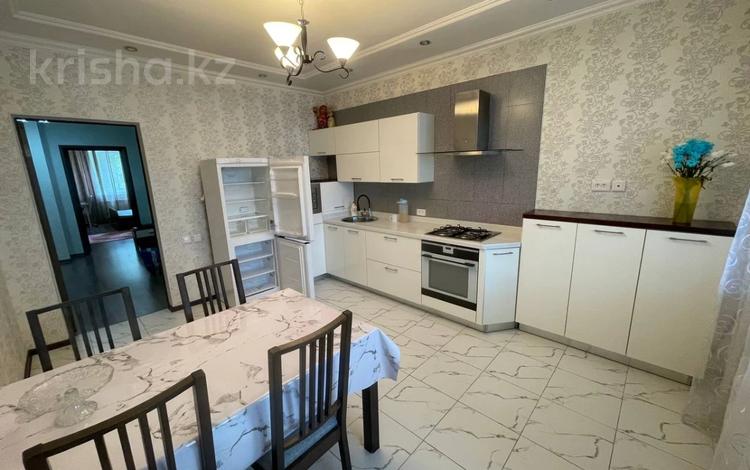 3-комнатная квартира · 107.7 м² · 2/5 этаж, Молдагулова 56д к1 за 300 000 ₸ в Актобе — фото 28