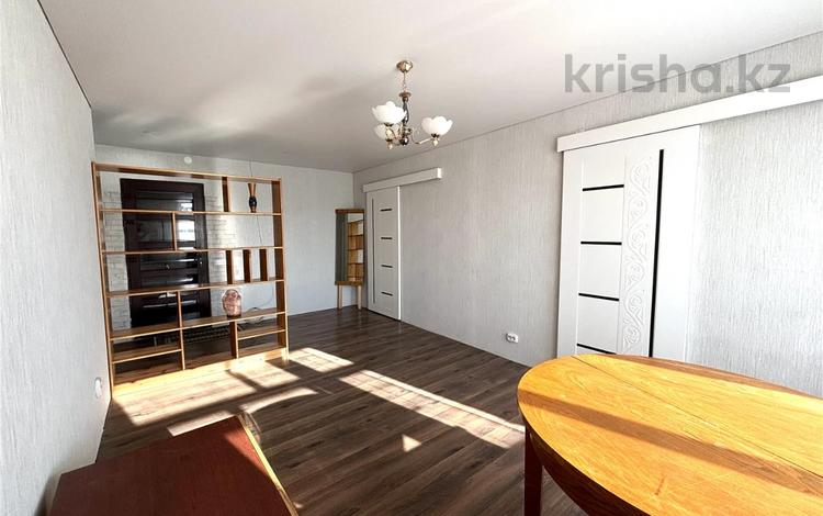 3-бөлмелі пәтер, 58 м², 2/5 қабат, мкр Михайловка , Крылова 58, бағасы: 24.5 млн 〒 в Караганде, Казыбек би р-н — фото 2