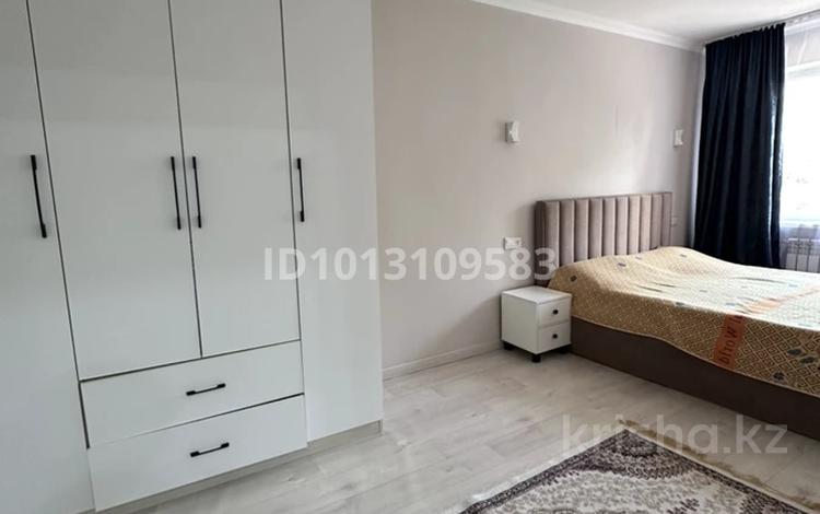 2-бөлмелі пәтер · 43 м² · 2/5 қабат, Шашубая 8, бағасы: 200 000 ₸ в Балхаше — фото 2