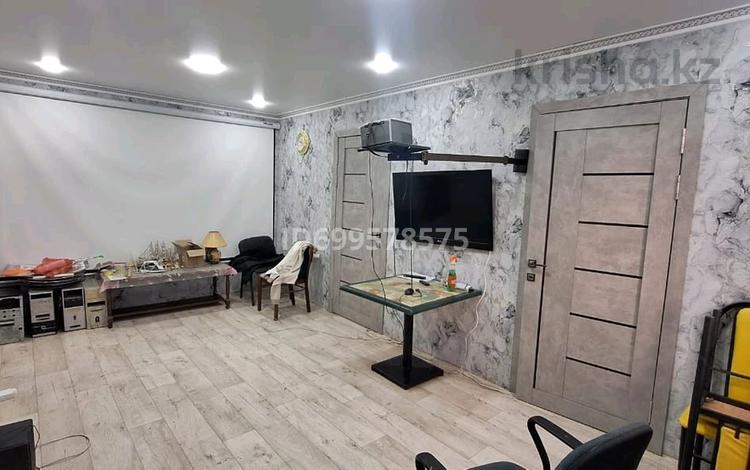 4-комнатная квартира · 60 м² · 2/5 этаж, Наурыз 148 за 16 млн ₸ в Сатпаев — фото 2