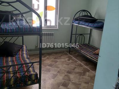 10-бөлмелі пәтер · 210 м² · 1 қабат, Көктем 189/1 — Махабат Шанырак ресторанынан 4 көшеде орналасқан, бағасы: 8 млн ₸ в Атамекене