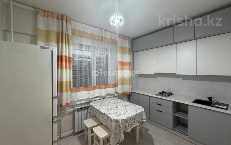 1-комнатная квартира · 39 м² · 4/5 этаж, мкр Тастак-1 15А за 200 000 ₸ в Алматы, Ауэзовский р-н — фото 3