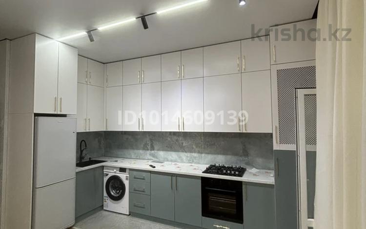 1-комнатная квартира · 52 м² · 3/5 этаж, Акжайык 160 за 200 000 ₸ в Шымкенте, Абайский р-н — фото 2
