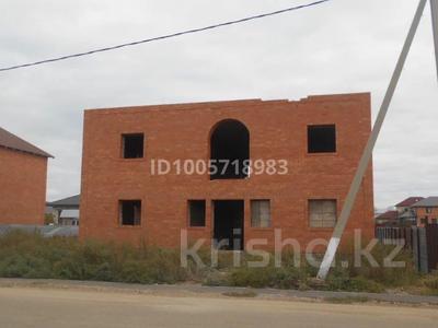 Отдельный дом · 8 комнат · 300 м² · 10 сот., мкр Уркер, Амре Кашаубаева 68А за 35 млн 〒 в Астане, Нура р-н