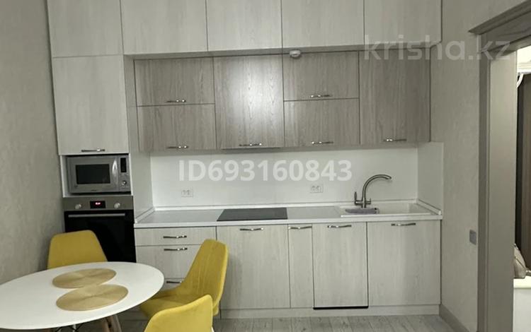 1-бөлмелі пәтер, 43 м², 4/9 қабат ай сайын, Камзина 41/1, бағасы: 250 000 〒 в Павлодаре — фото 2