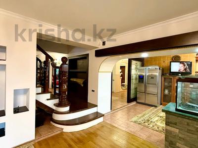 7-бөлмелі пәтер · 500 м² · 5/6 қабат, Оспанова, бағасы: 2 млн ₸ в Алматы, Медеуский р-н