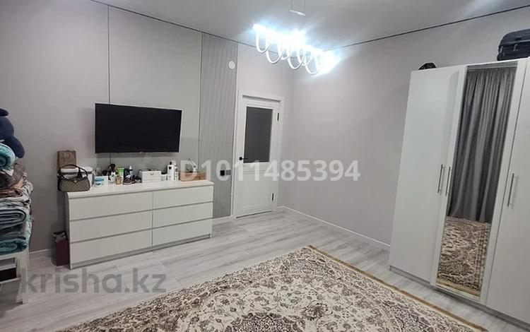 1-бөлмелі пәтер · 36 м² · 2/9 қабат, мкр Центральный, Абая 26/2 — Драма театр им. М. Утемисова, бағасы: 26 млн ₸ в Атырау — фото 2