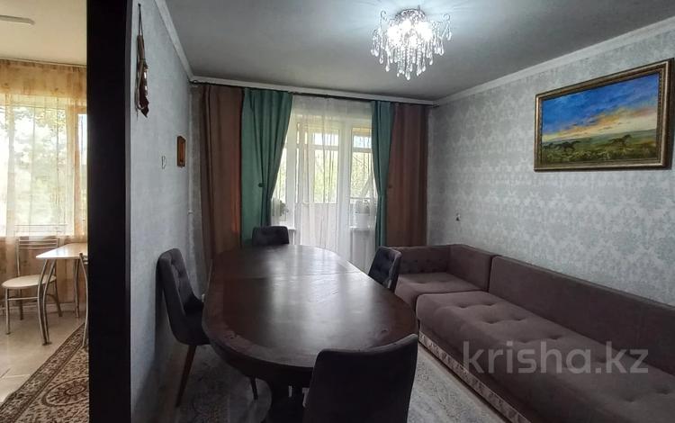 3-комнатная квартира, 59 м², 5/5 этаж, Назарбаева 65 за 18.5 млн 〒 в Караганде, Казыбек би р-н — фото 2