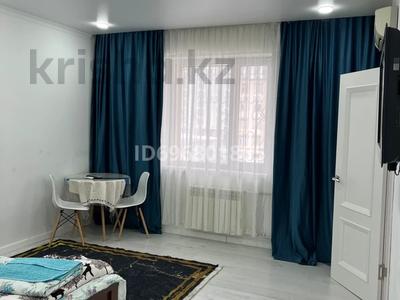 1-комнатная квартира, 31 м², 4/6 этаж посуточно, 17-й мкр 90 за 7 000 〒 в Актау, 17-й мкр