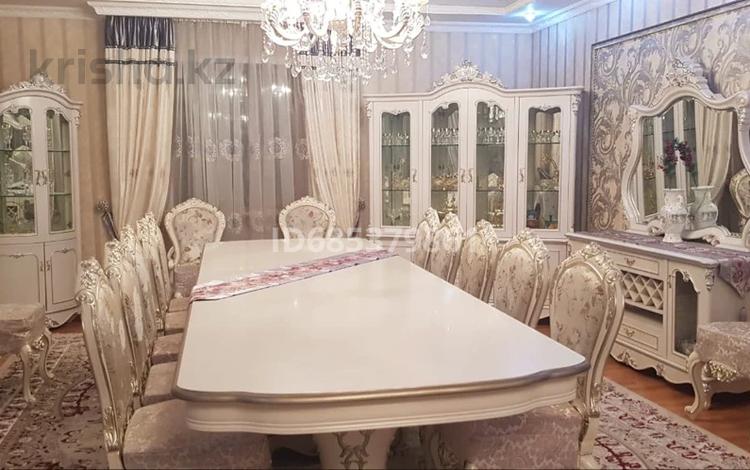 Отдельный дом · 7 комнат · 365 м² · 10 сот., мкр Кунгей 21 за 200 млн 〒 в Караганде, Казыбек би р-н — фото 3