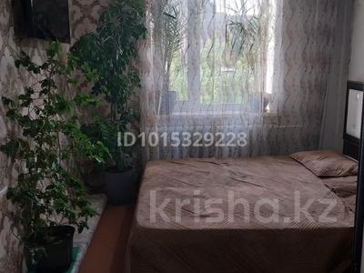 3-комнатная квартира · 63 м² · 4/10 этаж, Майкудук, мкр Голубые пруды 7 за 23.5 млн ₸ в Караганде, Алихана Бокейханова р-н
