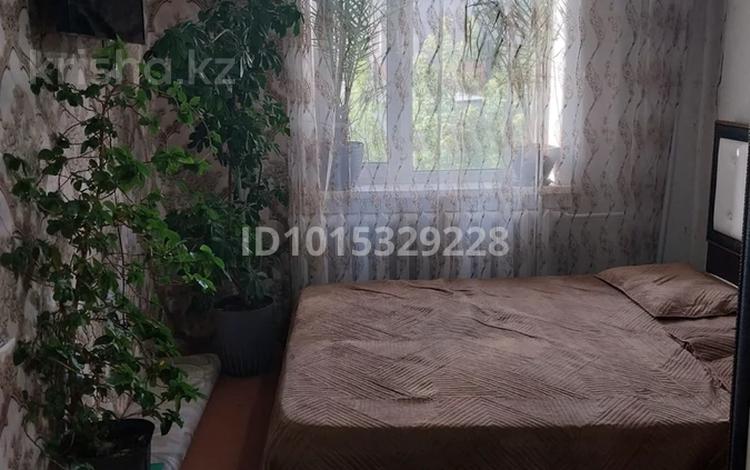 3-комнатная квартира · 63 м² · 4/10 этаж, Майкудук, мкр Голубые пруды 7 за 23.5 млн ₸ в Караганде, Алихана Бокейханова р-н — фото 2