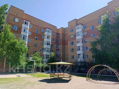 2-комнатная квартира, 70 м², 1/6 этаж, Молдагулова 3 — Назарбаева за 31 млн 〒 в Уральске
