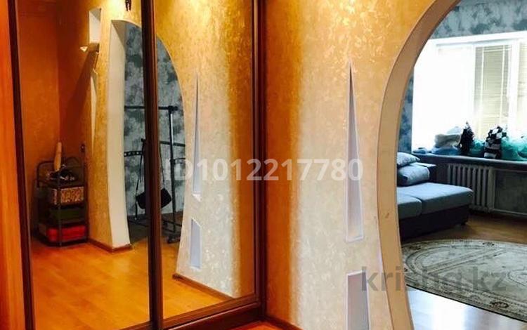 3-бөлмелі пәтер · 70 м² · 5/5 қабат, Ул. Курмангазы 1, блок 5 кв 128 — Курмангазы 1, блок 5, кв 128, бағасы: 26 млн ₸ в Атырау, мкр Авангард-2 — фото 20