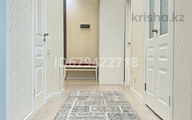 3-комнатная квартира, 96 м², 21/23 этаж, Сарайшык 5в