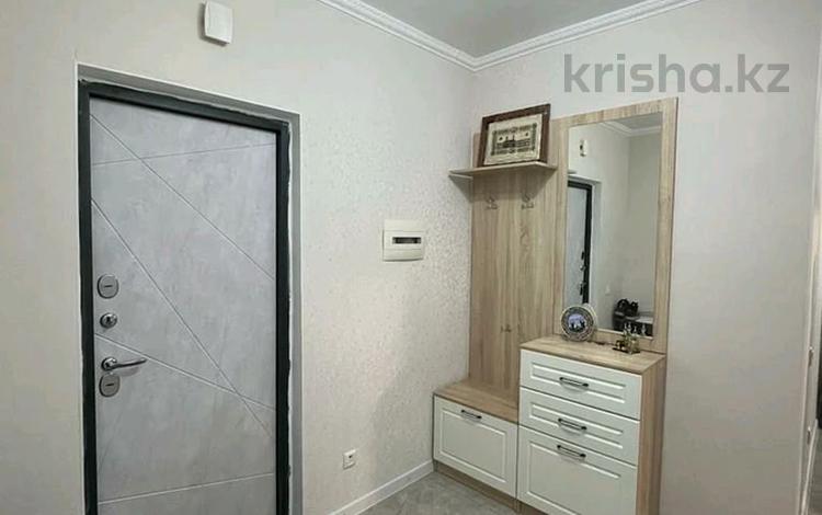 3-комнатная квартира, 90 м², 5/16 этаж помесячно, Сарайшык 7/1