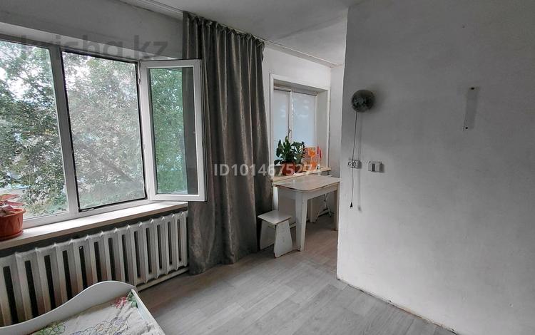 2-бөлмелі пәтер · 36 м² · 2/2 қабат, Макажанова 5, бағасы: 6 млн ₸ в Ленинском — фото 2