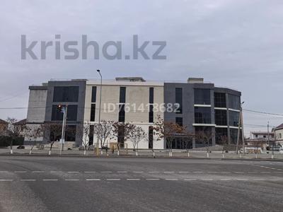 Свободное назначение, офисы, магазины и бутики, склады, общепит, салоны красоты, фитнес и спорт, медцентры и аптеки, образование, развлечения, конференц-залы, кабинеты и рабочие места · 5000 м² за 30 млн 〒 в Актау, мкр "Шыгыс 3"