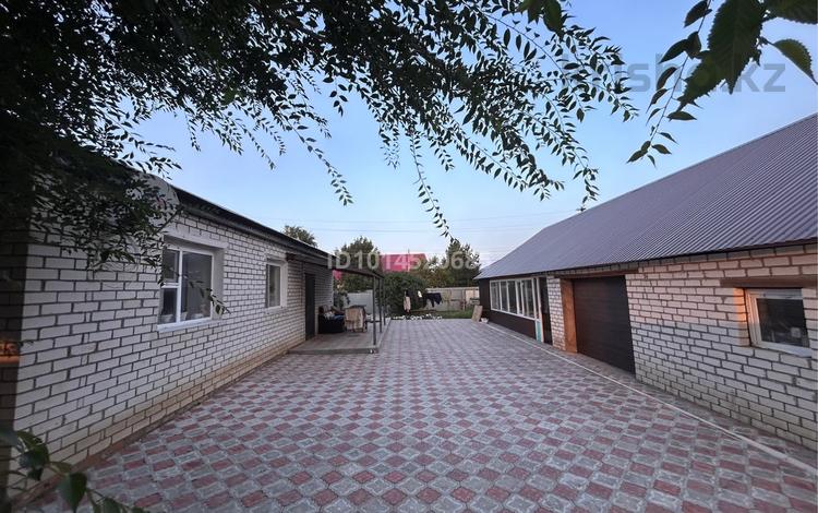 Отдельный дом · 4 комнаты · 110 м² · 8 сот., мкр. Зачаганск пгт, Гулзар 27/1 за 45.7 млн ₸ в Уральске — фото 2