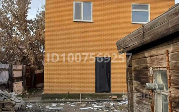 Отдельный дом · 8 комнат · 350 м² · 5 сот., Жунисова 55 — Кирова за 35 млн 〒 в Уральске — фото 2