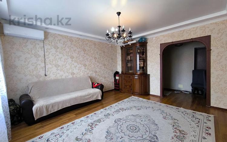 3-комнатная квартира · 74.8 м² · 7/9 этаж, мкр. Алтын орда, Молдагуловой за 28 млн ₸ в Актобе — фото 7